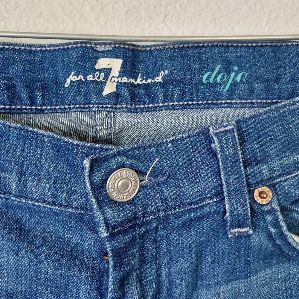 7 For All Mankind Dojo Capri Size 28‎